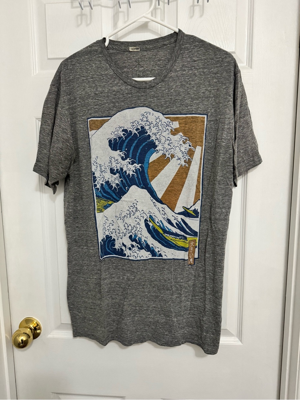 Gray Graphic Wave Print Men's T-Shirt
